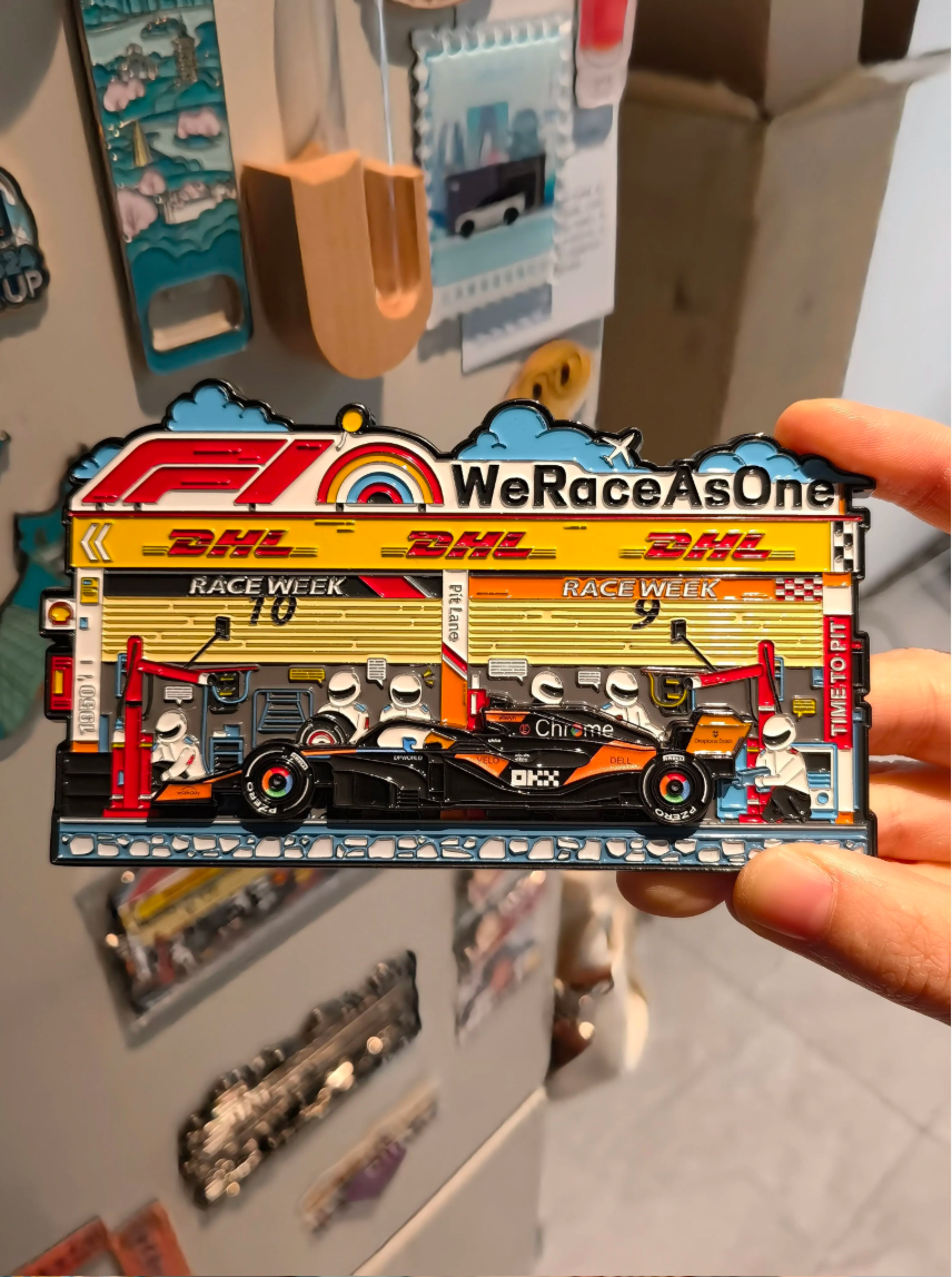 F1 Car and Pit Base Magnet Set – 12.5x7.5cm Size Display