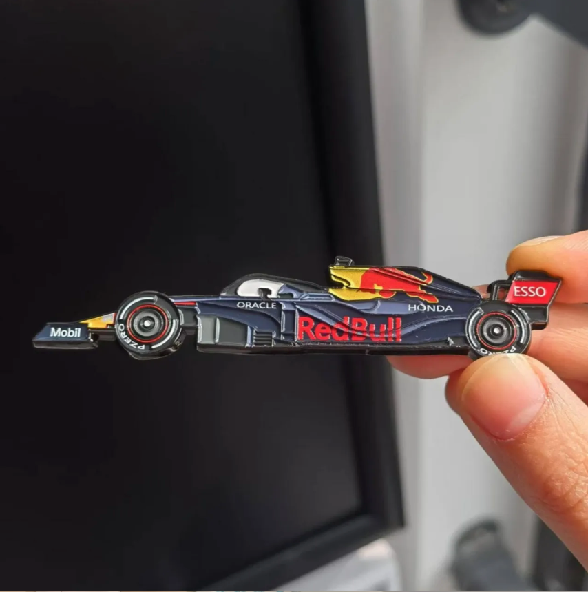 Miniature_Formula_1_Car_Magnet_7x2cm_redbull_Design